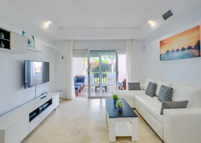 Apartment Cozy Side With Pool Estepona